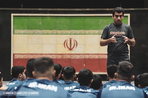 آموزش اجرای سالتو بارانداز در هنگام لیفت توسط علی محمدی مدیر تیم های ملی کشتی فرنگی